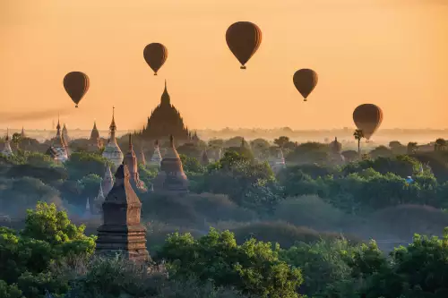 MondiLab Balloons over Bagan  (100352)